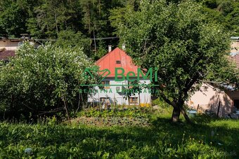 Rodinný dom s veľkým pozemkom v blízkosti centra-Banská Byst - 2