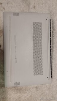 Rozpredám diely na notebook HP 250 G10 - 2