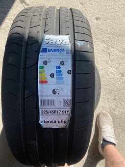 Sava Intensa UHP2 225/45 r17 - 2