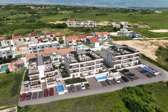 CHORVÁTSKO - Apartmánová rezidencia s bazénom - PRIVLAKA, ZA - 2