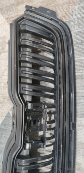 Škoda kamiq maska chladiča Kamiq monte Carlo 658 - 2