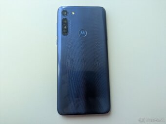Motorola G8 v TOP stave - 2