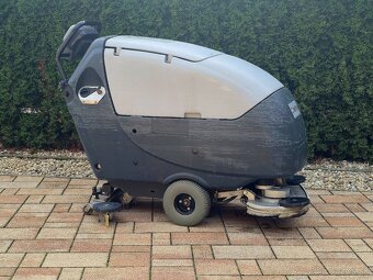 Podlahový čistiaci stroj Nilfisk BA 651 - 2