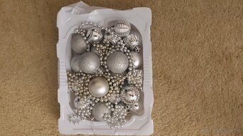 vianočné dekorácie strieborné asi 30ks - 2