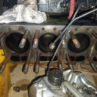 Blok motora zetor 6701 - 2