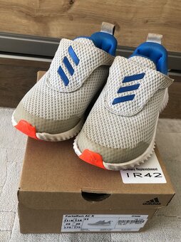 Botasky Adidas č.29, 30,5 a 31,5 - 2