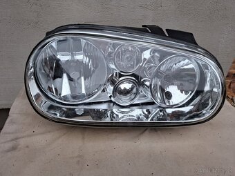 Sklenené predné svetlá golf 4 mk4 - 2