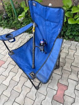 Stolička a rybarsky prút s navijakom - 2