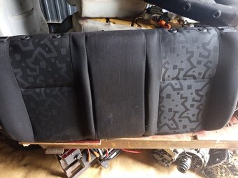 Zadne sedačky VW Golf 4 - 2