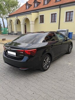 Toyota Avensis 1.8 Valvematic - 2
