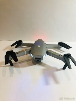 🚁 Dron – strieborný - 2