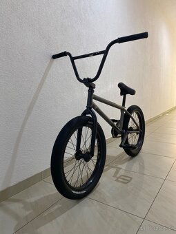 High-end BMX bike s top komponentmi - 2