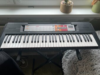 Yamaha PSR F50 - 2