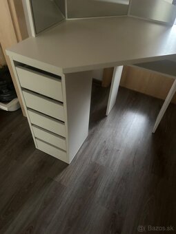 Kozmetický stolík - 2