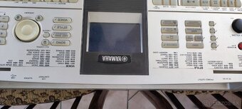 Yamaha DGX-305 - 2