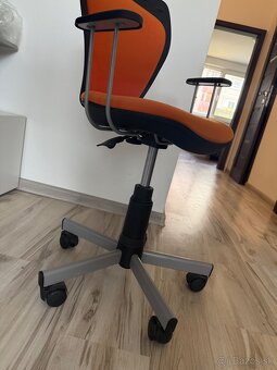 Detská stolička na kolieskach - 2