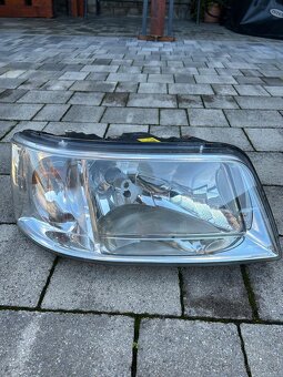 Predne svetlomety vw T5 - 2