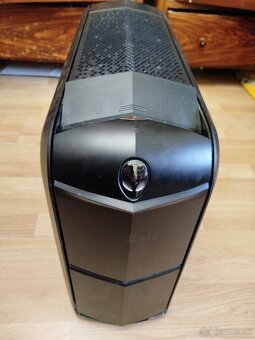 Alienware Aurora R4 i7, GTX 1070, 16GB RAM, Monitor - 2