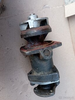 Vodná pumpa Škoda 1202,1203,desta - 2