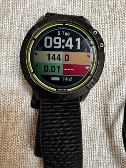 Garmin Enduro, Carbon Gray DLC Titanium - 2