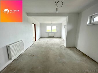 Priestranná novostavba 3 izb. byt s balkónom na predaj - 2