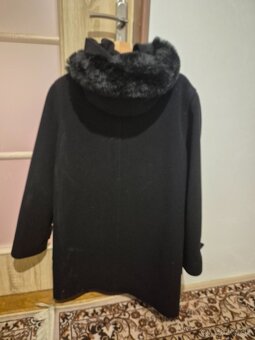 Dámsky zimný kabát s podšívkou a s kapucňou - 2