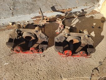 Predné brzdové strmene 288mm Passat B5 - 2