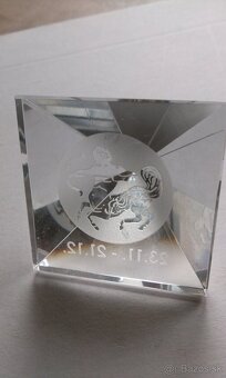 pyramída sklenená - strelec - 2