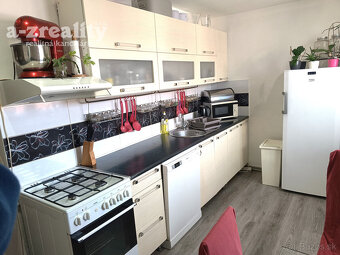 Na predaj 2,5 izbový byt v centre mesta Nové Zámky - 2