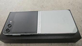 Samsung Galaxy Z flip 5 - 2