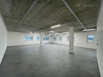 Kancelárske priestory, 171 m2 + terasa 80m2, 5x parkovacie s - 2