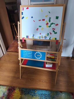 Detská drevená tabuľa na písanie kriedou i magnetická - 2