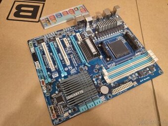 GIGABYTE GA-990XA-UD3 AMD - 2