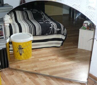 Predám profesionálne zrkadlo v nerezovom ráme a zrkadlá. - 2