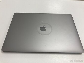 Apple MacBook Pro 15" 2017 Space Gray 16GB/1TB - 326 cyklov - 2