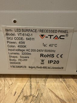 LED prisadene panely - 2