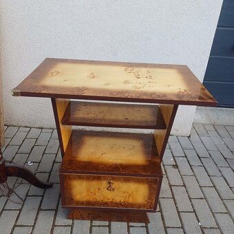 Predám stolík v retro štýle vintage - 2