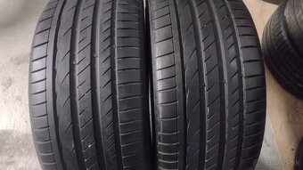 255/40r19 - 2