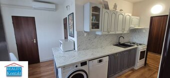 Na PREDAJ prerobený 2 izbový BYT s balkónom- širšie CENTRUM - 2