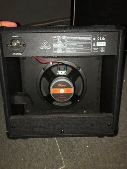 gitarove kombo behringer - 2