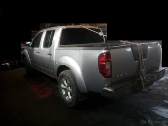 Rozpredám na náhradné diely Nissan Navara - 2