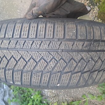 235/60 R18 - 2