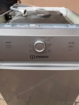 Umývačka riadu Indesit DSFE 1B10 S - 2