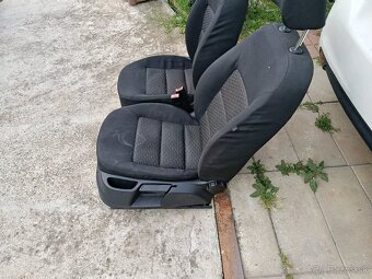 Predám sedačky škoda Octavia 2 combi - 2