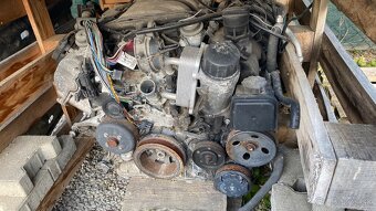 Motor Mercedes M112 - 2