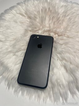 iPhone 7 94% batéria - 2