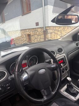Ford focus 1.6 benzín - 2
