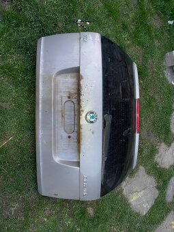 Predám tento kufor zo škoda octavia 2 - 2