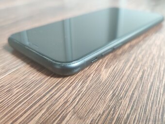 Apple iPhone XR 64GB Čierny - 2