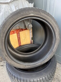 Zimne pneu NOKIAN 245/40/r18 - 2